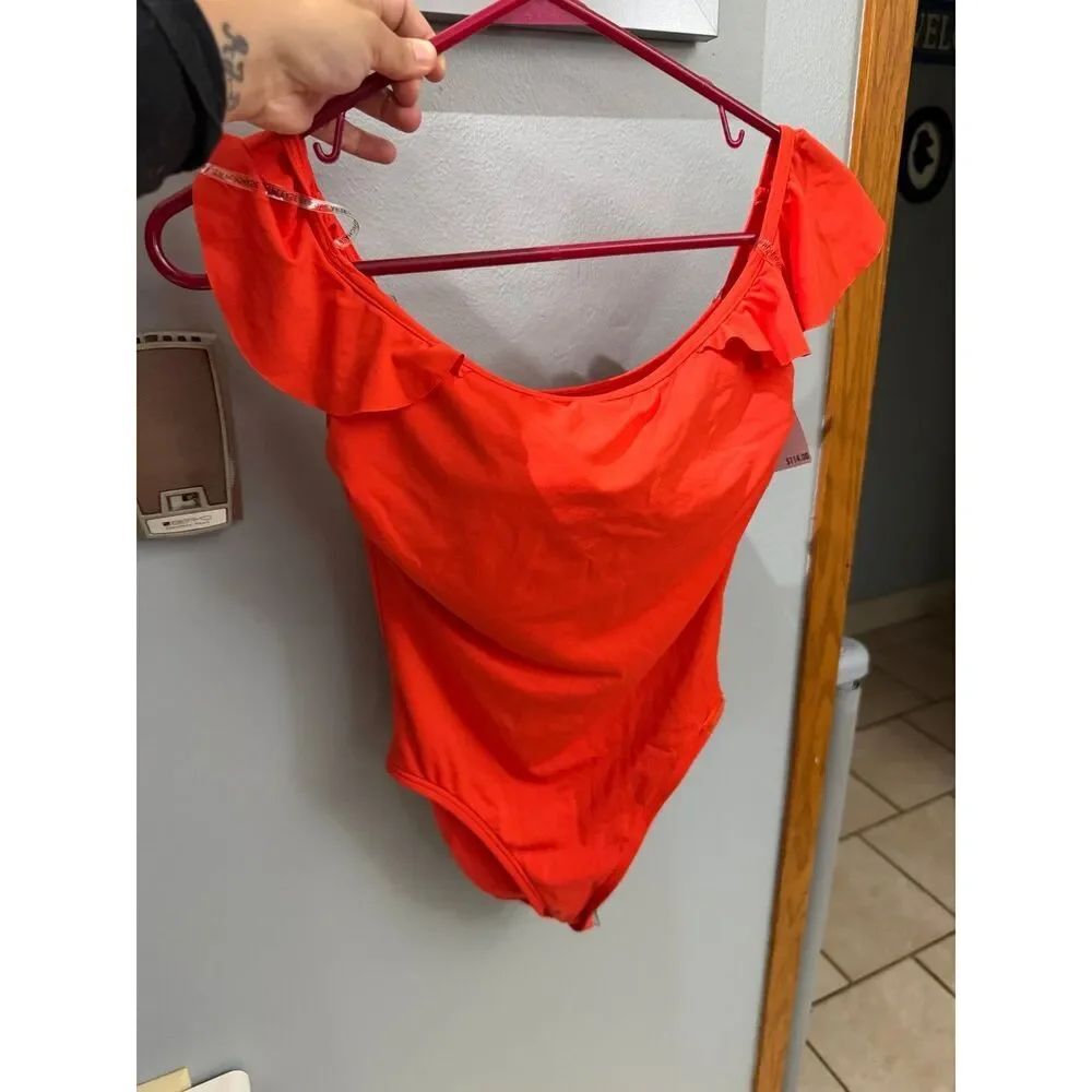 Vince Camuto Off the Shoulder Ruffle Swimsuit Women's Size Small - 6 NWT
